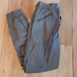 Eddie Bauer Women's Size 2 Kick Back 2.0 Olive Jogger Pants Zip Pockets NWOT